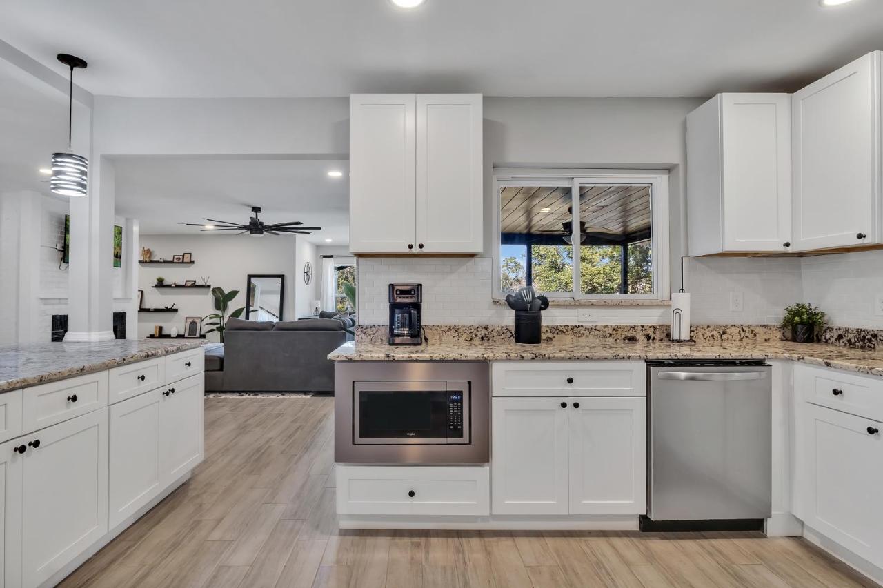 Modern Lake Front Casita Near Winter Park! Орландо Экстерьер фото